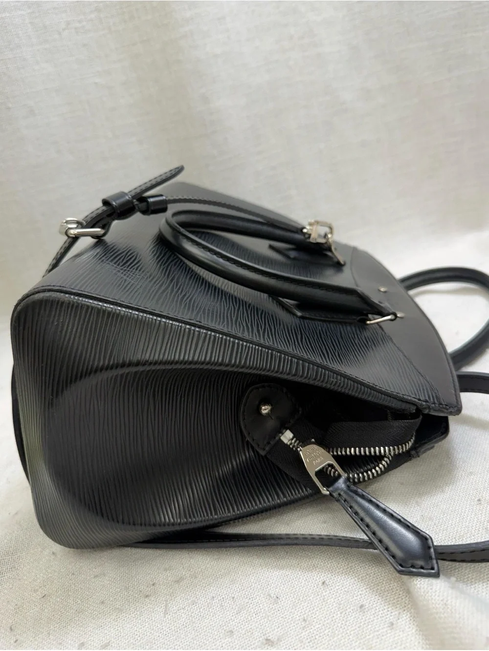 Louis Vuitton Soufflot MM Black Epi Leather Shoulder Bag COA